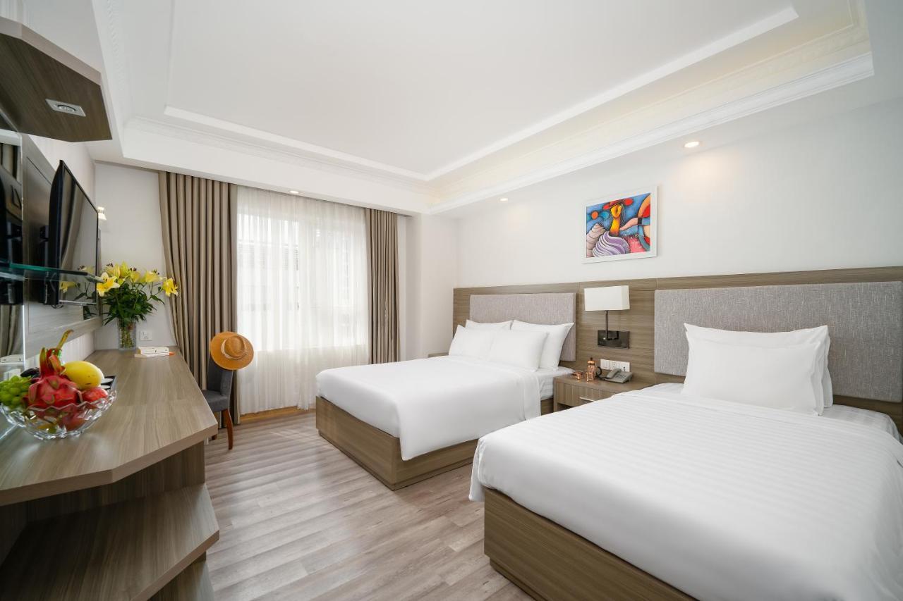 Royal Beach Hotel Da Nang Esterno foto
