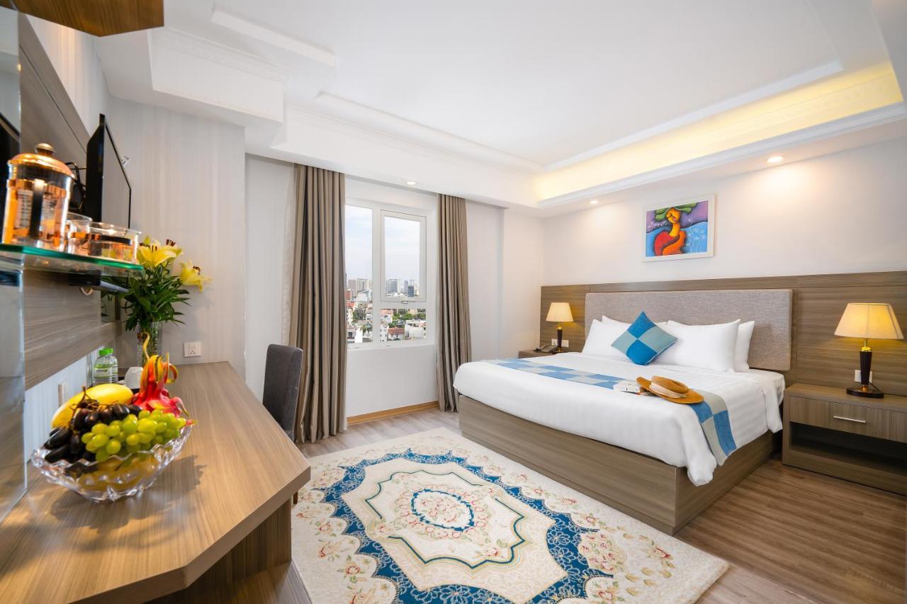 Royal Beach Hotel Da Nang Esterno foto