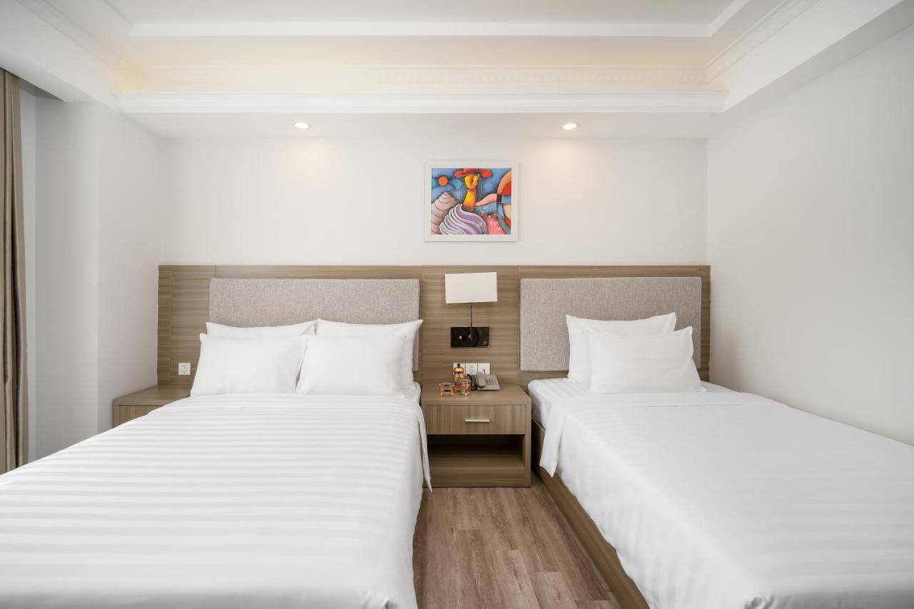 Royal Beach Hotel Da Nang Esterno foto