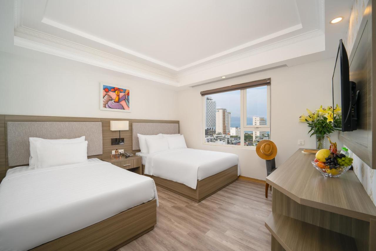Royal Beach Hotel Da Nang Esterno foto